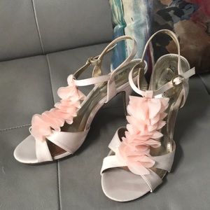 Pretty Peachy-Pink Heels Sz 8.5